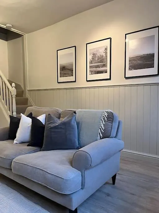 Wellington Cottage Ilkley 0*,